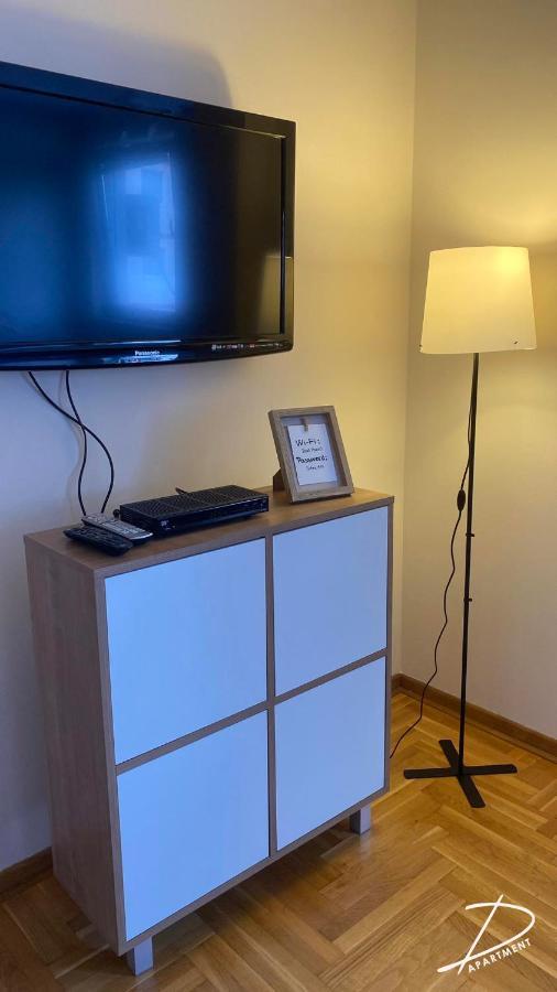 D Apartment Free Private Parking Fast Wi-Fi โนวีซาด ภายนอก รูปภาพ
