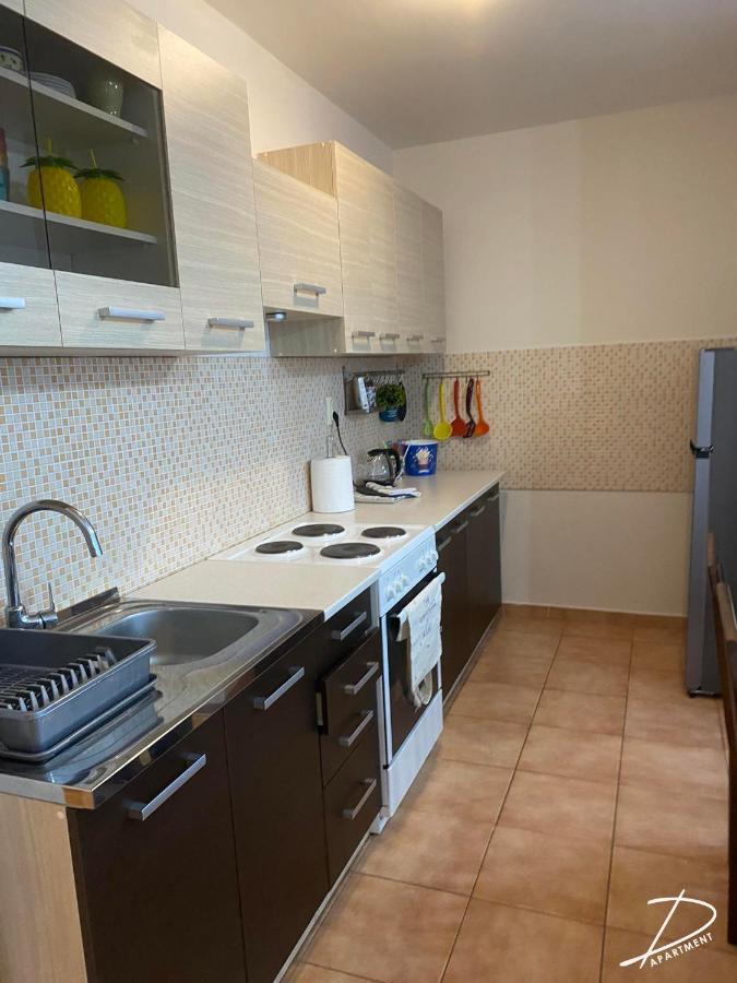 D Apartment Free Private Parking Fast Wi-Fi โนวีซาด ภายนอก รูปภาพ