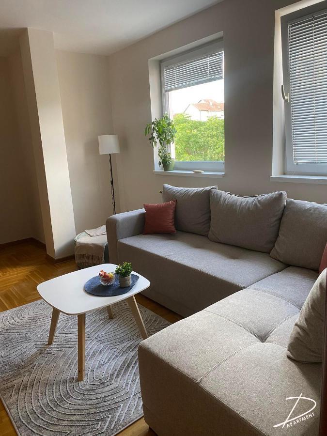 D Apartment Free Private Parking Fast Wi-Fi โนวีซาด ภายนอก รูปภาพ