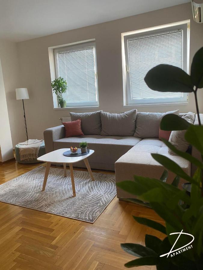 D Apartment Free Private Parking Fast Wi-Fi โนวีซาด ภายนอก รูปภาพ