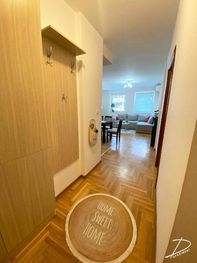 D Apartment Free Private Parking Fast Wi-Fi โนวีซาด ภายนอก รูปภาพ