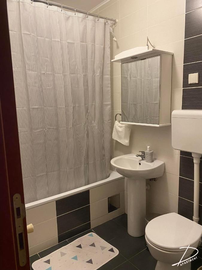 D Apartment Free Private Parking Fast Wi-Fi โนวีซาด ภายนอก รูปภาพ